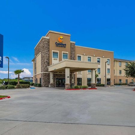 Comfort Inn & Suites Victoria North Exterior photo