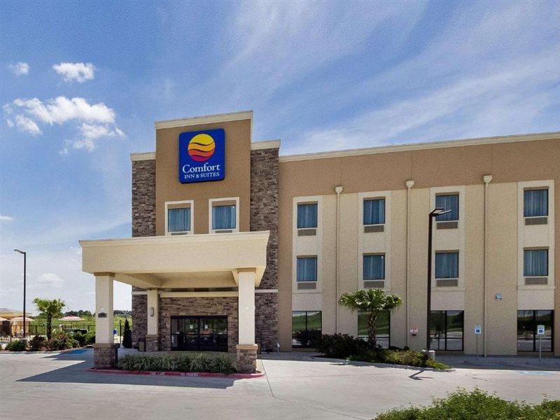 Comfort Inn & Suites Victoria North Exterior photo