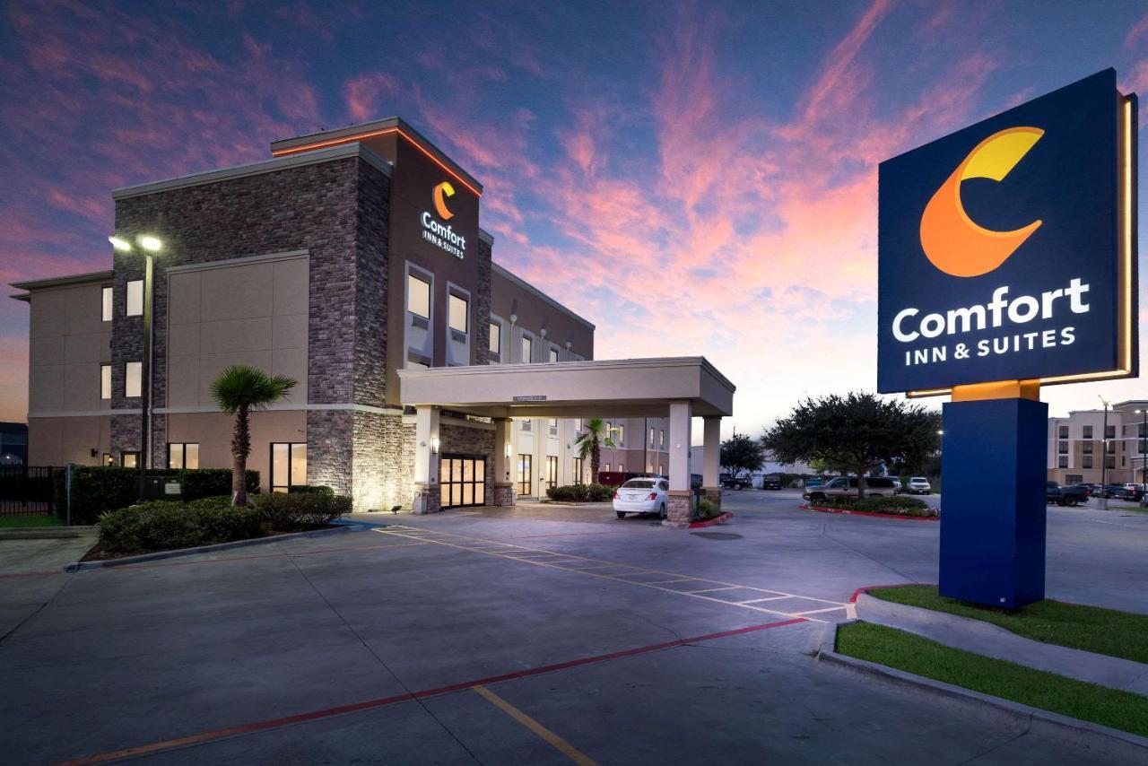 Comfort Inn & Suites Victoria North Exterior photo